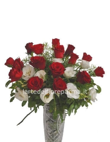 Cubo plexiglass con 16 rose rosse - Consegna di Fiori a Domicilio